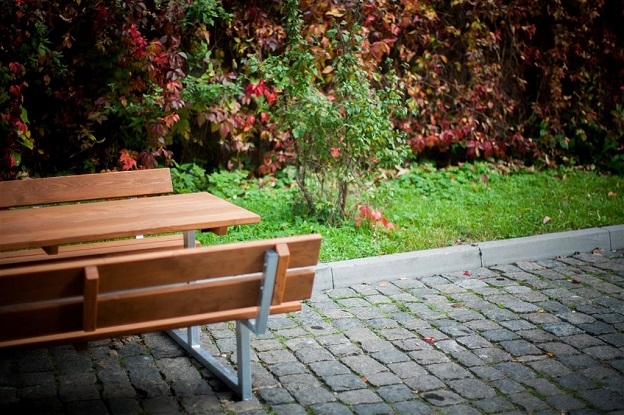 Lars Laj Park and Street Furniture, Benches