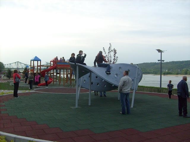 Lars Laj Playgrounds, Climbing